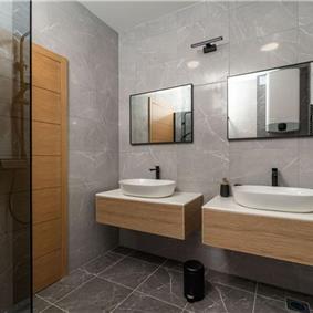 Luxury 4 Bedroom Villa with Infinity Pool, Sauna, Gym, Jacuzzi and Sea Views in Orašac, near Dubrovnik, Sleeps 8